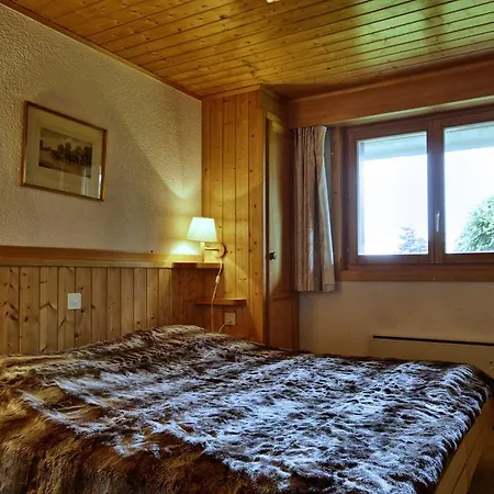 Three-bedroom Botzatei 002 *