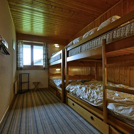 Three-bedroom Botzatei 002