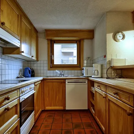Three-bedroom Botzatei 002