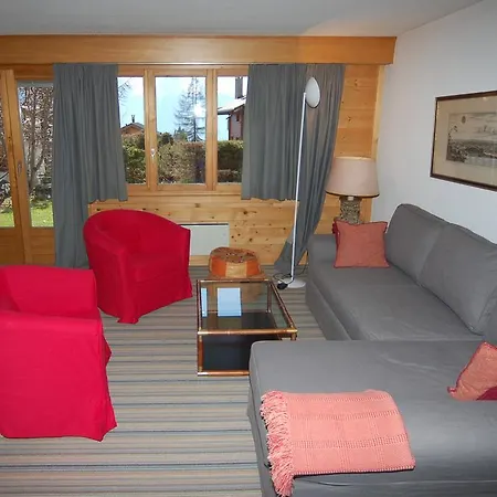 Three-bedroom Botzatei 002