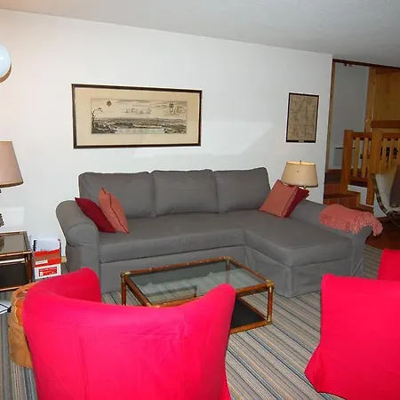 Three-bedroom Botzatei 002